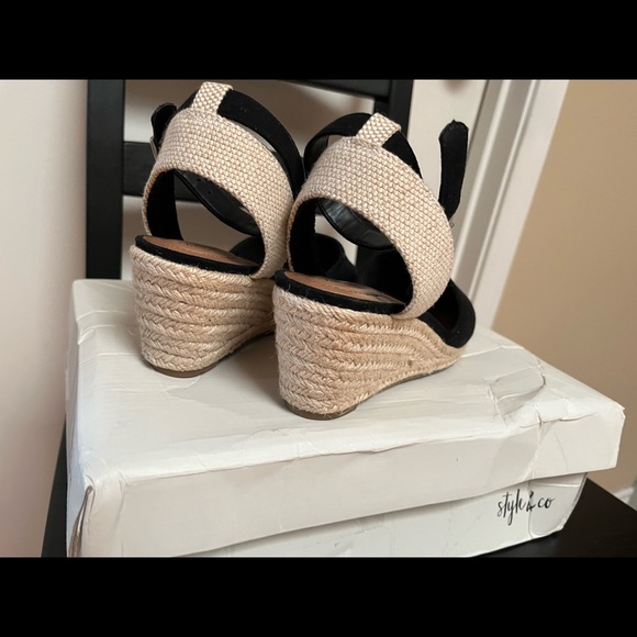 NWT/Box | Style & Co. | Mailena Closed Toe Black/Beige Ankle Strap Wedge Sandal - Picture 3 of 10